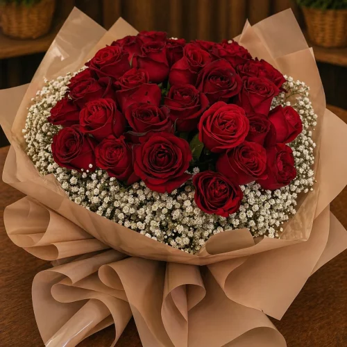 BUQUÊ COM 32 ROSAS E EMBALAGEM CREME
