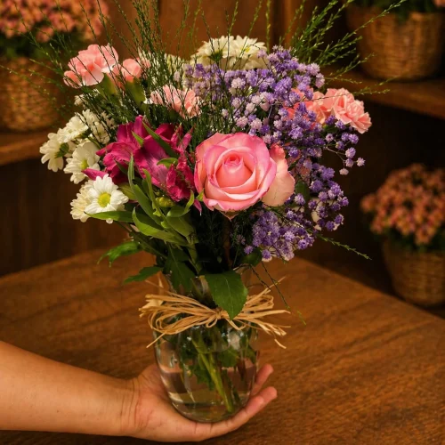 VIDRO COM FLORES NOS TONS ROSA E LILÁS