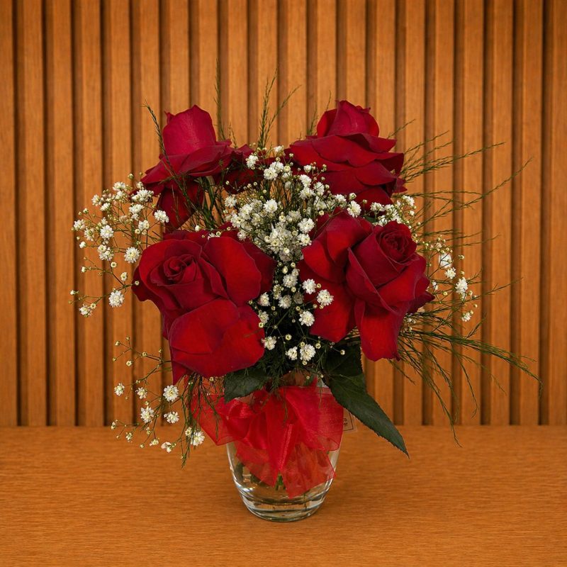 VIDRO COM ROSAS E GYPSOPHILA