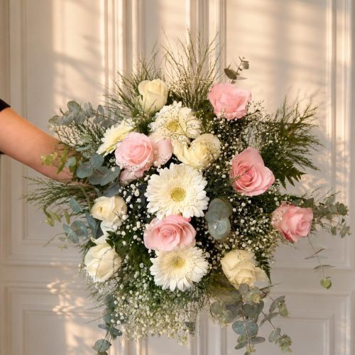 BUQUÊ DE ROSAS COM GERBERAS