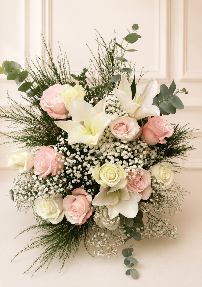 BUQUÊ DE LÍRIOS E ROSAS